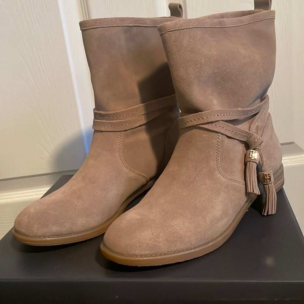 Tommy Hilfiger suede booties new